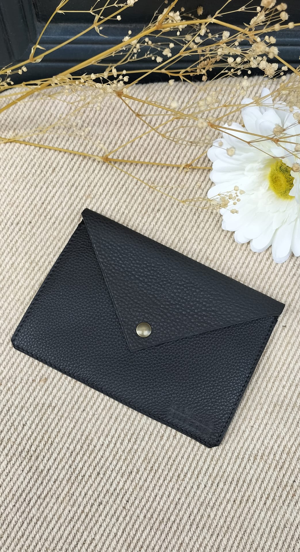 camille-guiraud-porte-carte-grise-enveloppe-noir-cuir image 2