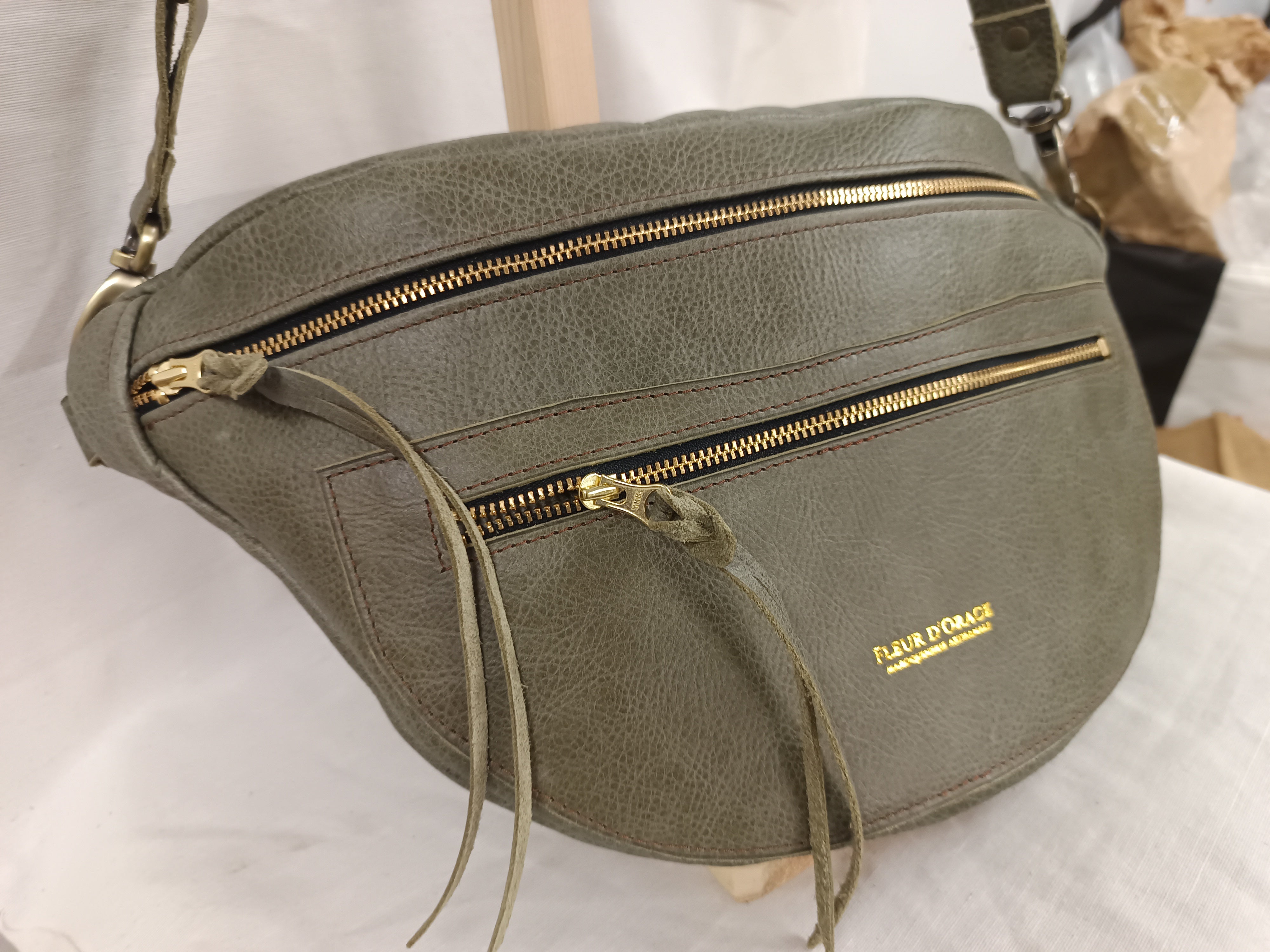 fleur-d-orage-banane-xl-sac-banane-cuir-kaki image 2
