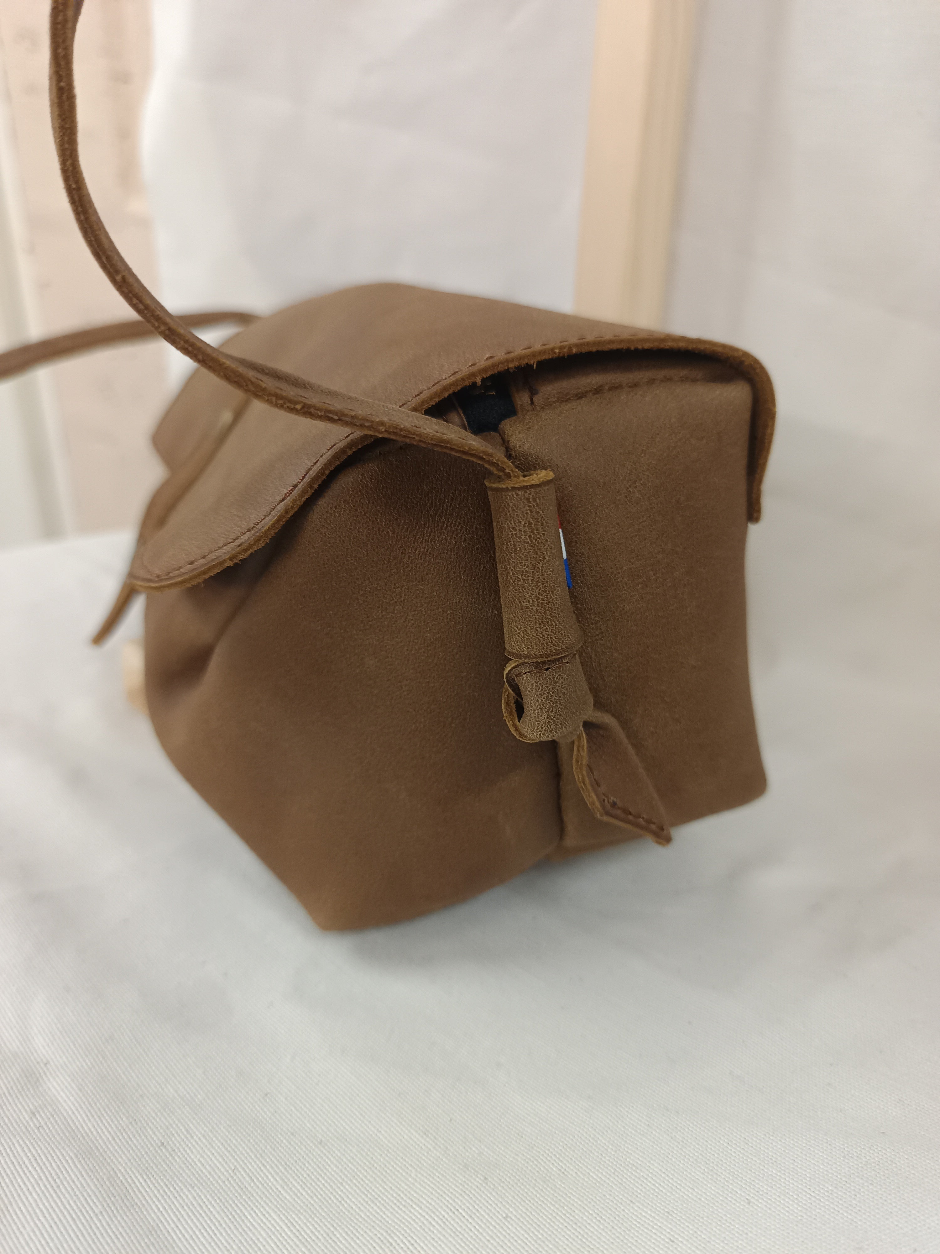 fleur-d-orage-la-ficelle-sac-main-cuir-camel-25-cm image 3
