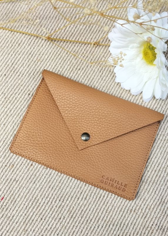 camille-guiraud-porte-carte-grise-enveloppe-camel-grain image 2