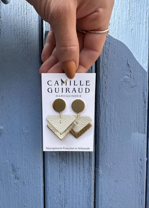 camille-guiraud-suzanne-blanc-dor-boucles-d-oreilles-cuir image 1