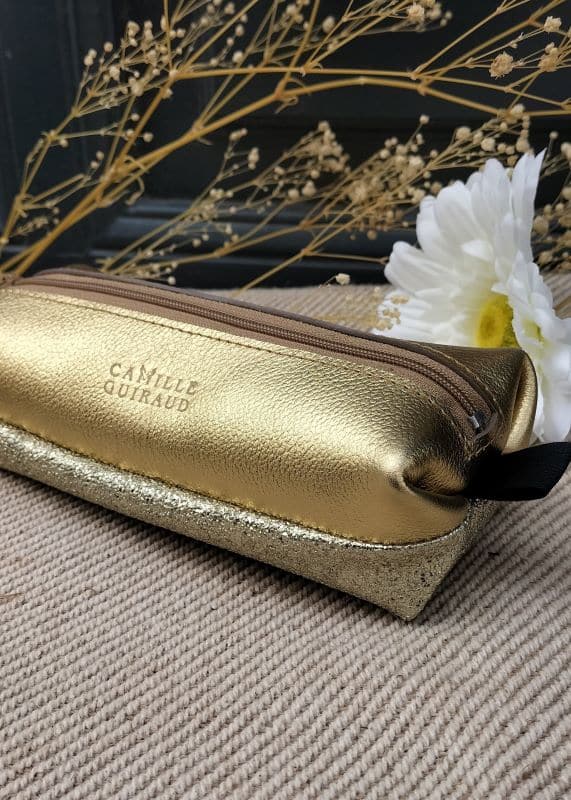 camille-guiraud-trousse-cuir-dor-caviar-bi-mati-re image 2