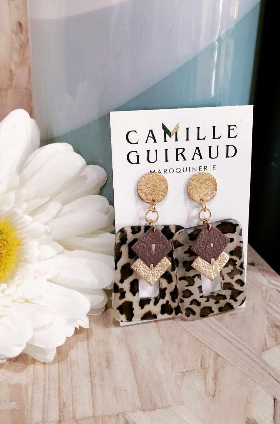 camille-guiraud-boucles-julie-gu-pard-dor-boucles-d-oreilles-cuir image 1