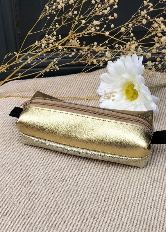 camille-guiraud-trousse-cuir-dor-caviar-bi-mati-re image 1