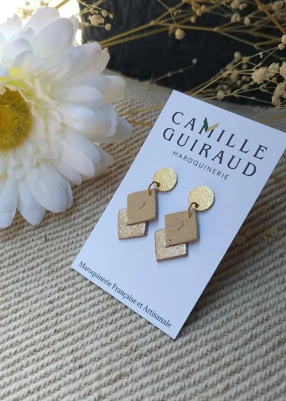 camille-guiraud-rondes-nude-dor-boucles-d-oreilles-cuir image 1