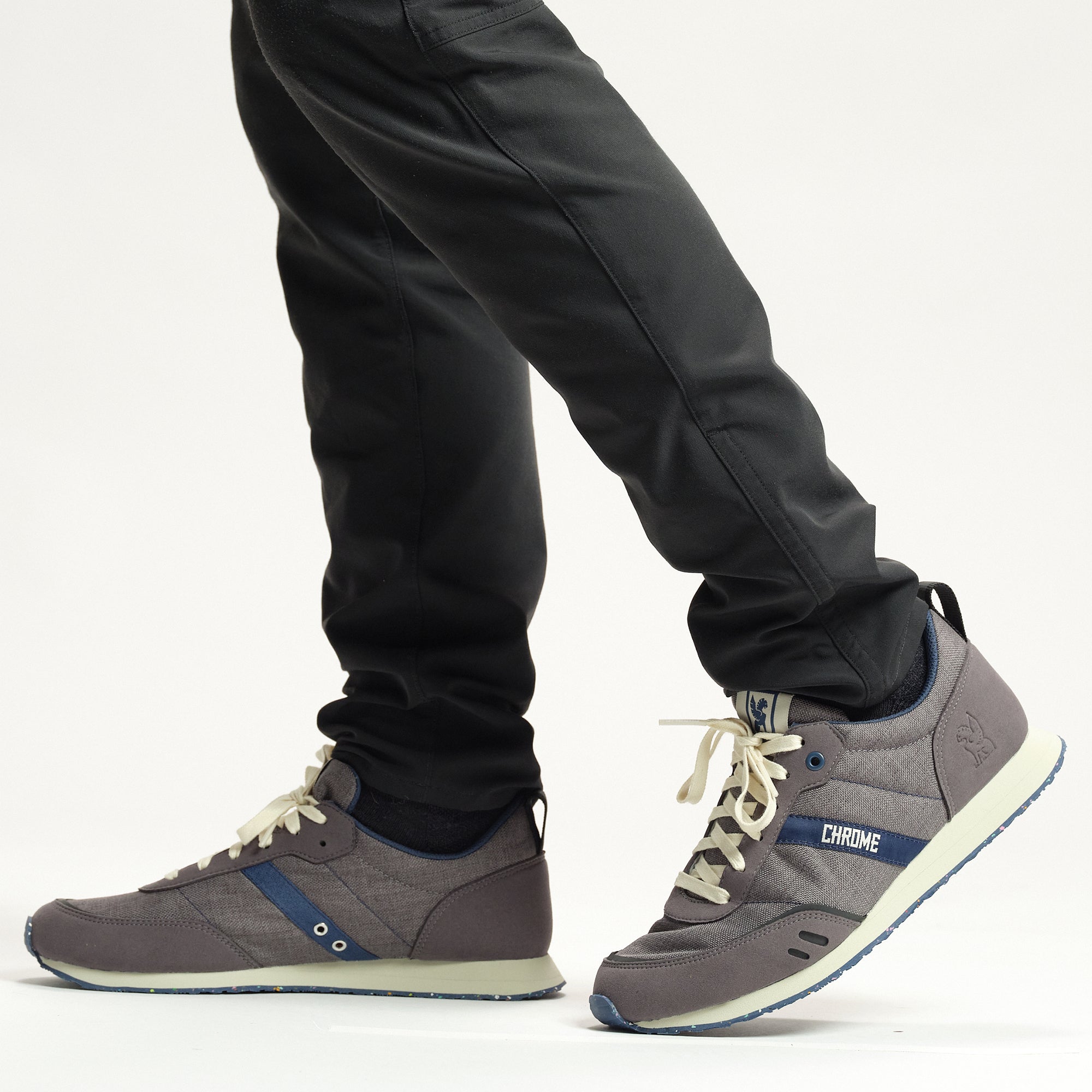 chrome-powell-sneaker-baskets-vegan-noir-gris-confort image 5