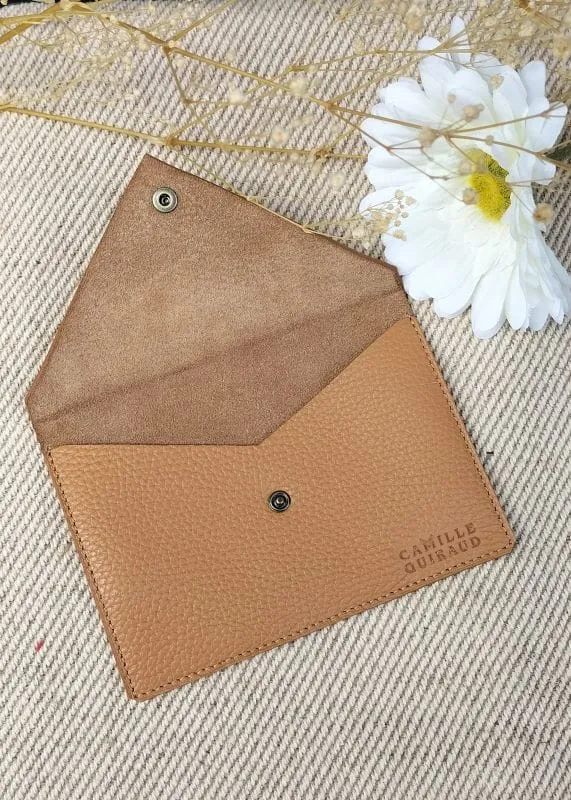 camille-guiraud-porte-carte-grise-enveloppe-camel-grain image 1