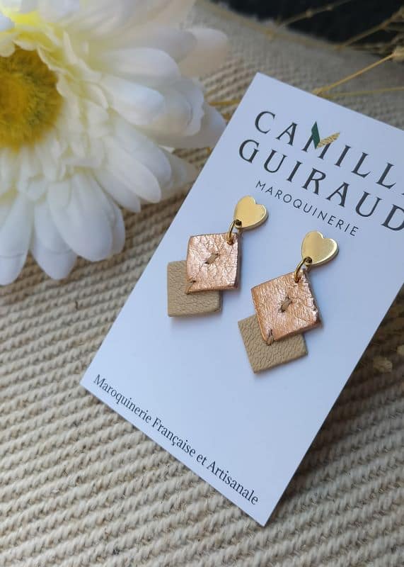 camille-guiraud-c-ur-rose-m-tallis-boucles-d-oreilles-cuir image 2