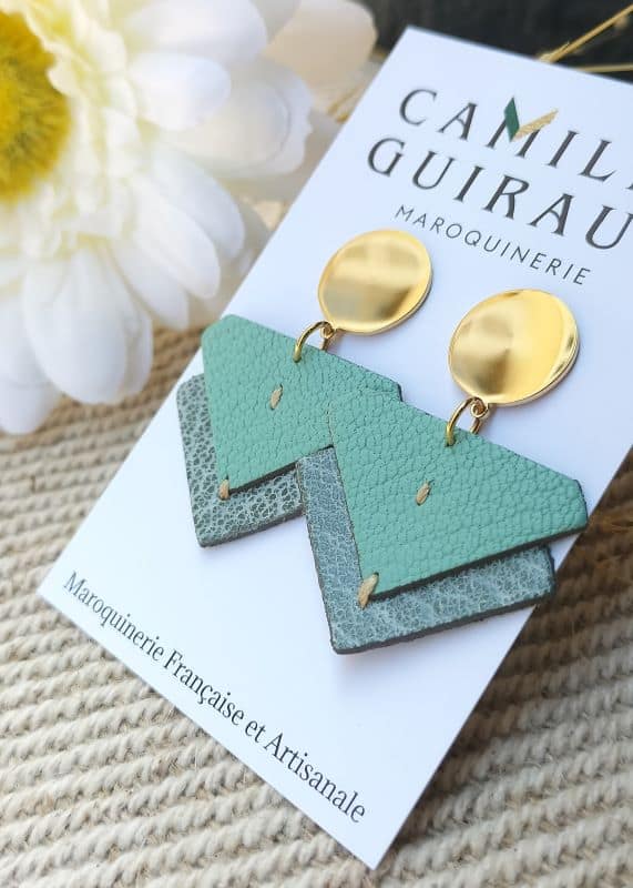 camille-guiraud-suzanne-vert-d-eau-boucles-d-oreilles-cuir image 2