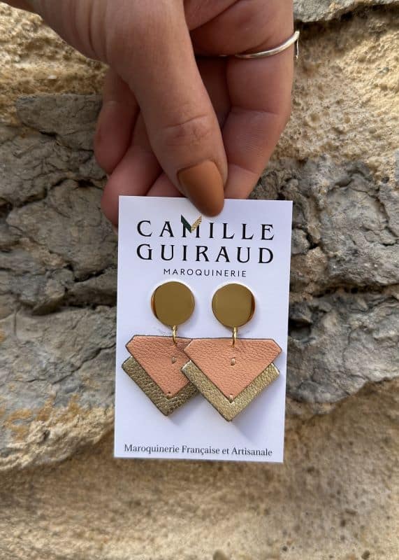 camille-guiraud-boucles-suzanne-rose-pastel-boucles-d-oreilles-cuir image 1