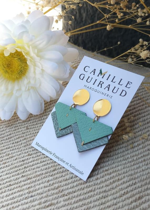 camille-guiraud-suzanne-vert-d-eau-boucles-d-oreilles-cuir image 1