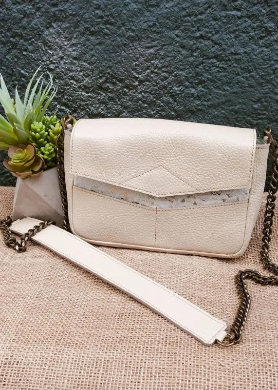 camille-guiraud-sacs-marine-sac-main-beige-dentelle-dor image 1