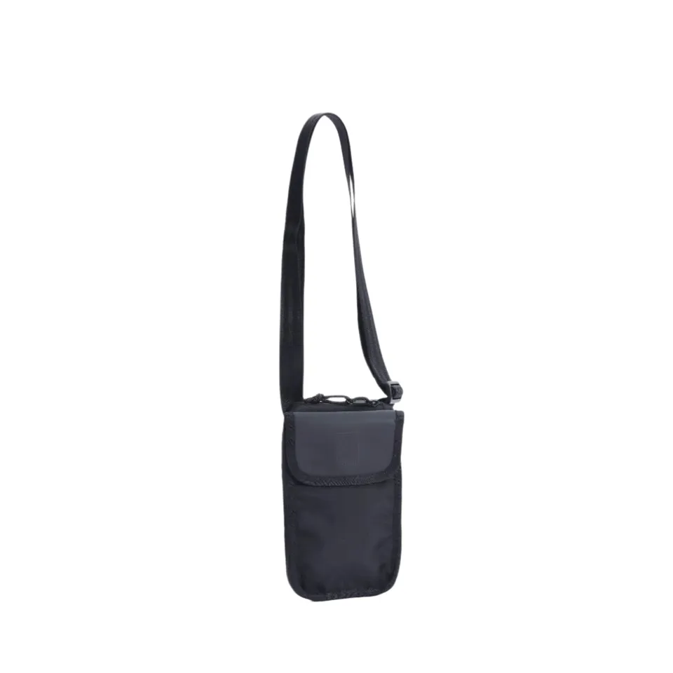chrome-travel-tech-pouch-pochette-tech-noire-compacte image 1
