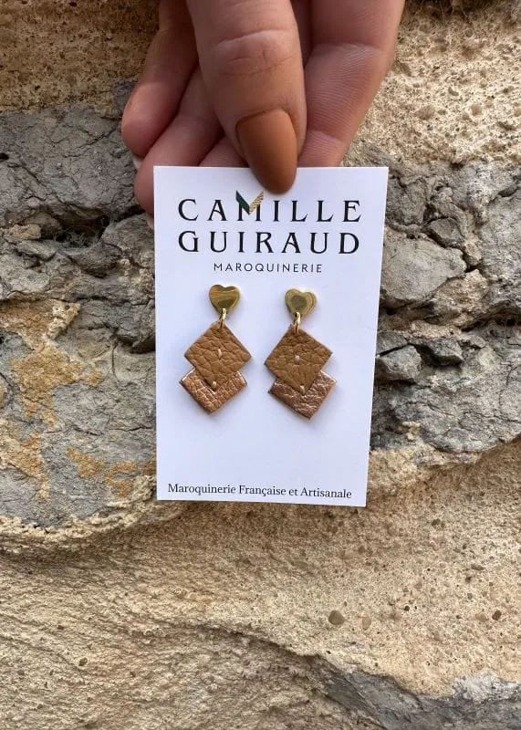 camille-guiraud-coeur-camel-rose-boucles-d-oreilles-cuir image 1
