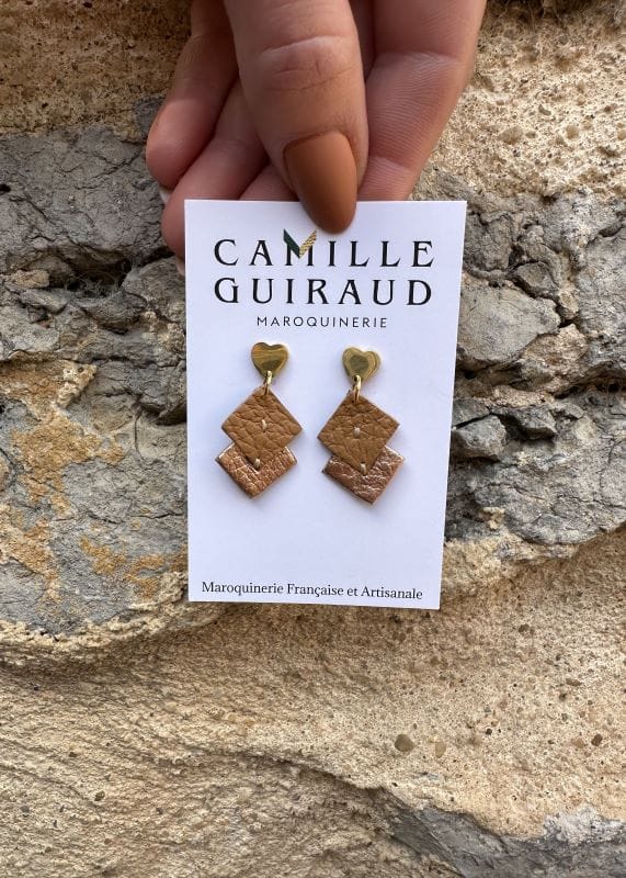 camille-guiraud-coeur-camel-rose-boucles-d-oreilles-cuir image 1
