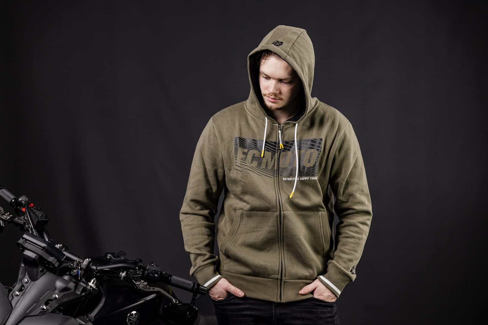 fc-moto-streetwear-waving-sweat-zip-vert-olive-noir image 3