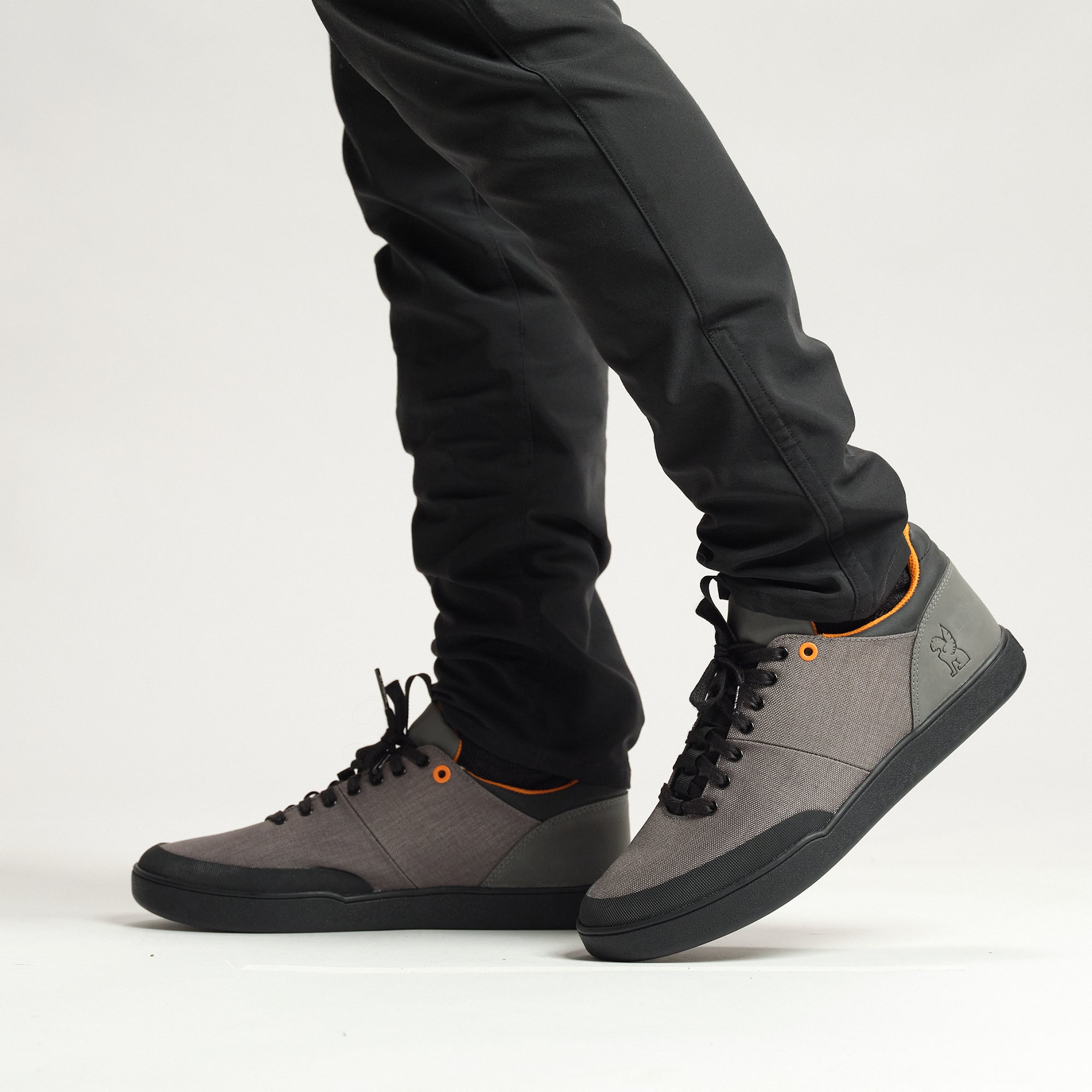 chrome-bromley-low-basket-basse-vegan-noir-lacets image 6