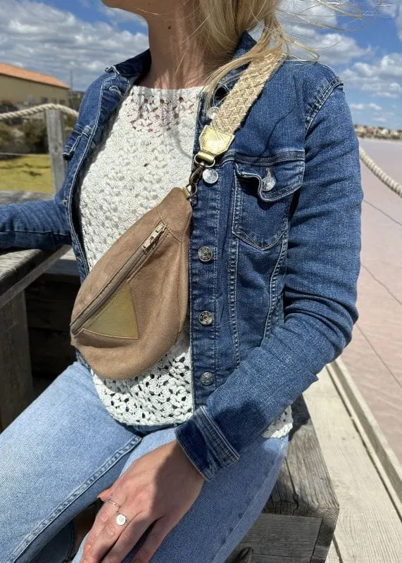 camille-guiraud-manon-sac-banane-taupe-dor-cuir image 1