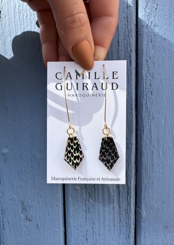 camille-guiraud-boucles-pendantes-cailles-li-ge-cuir image 1